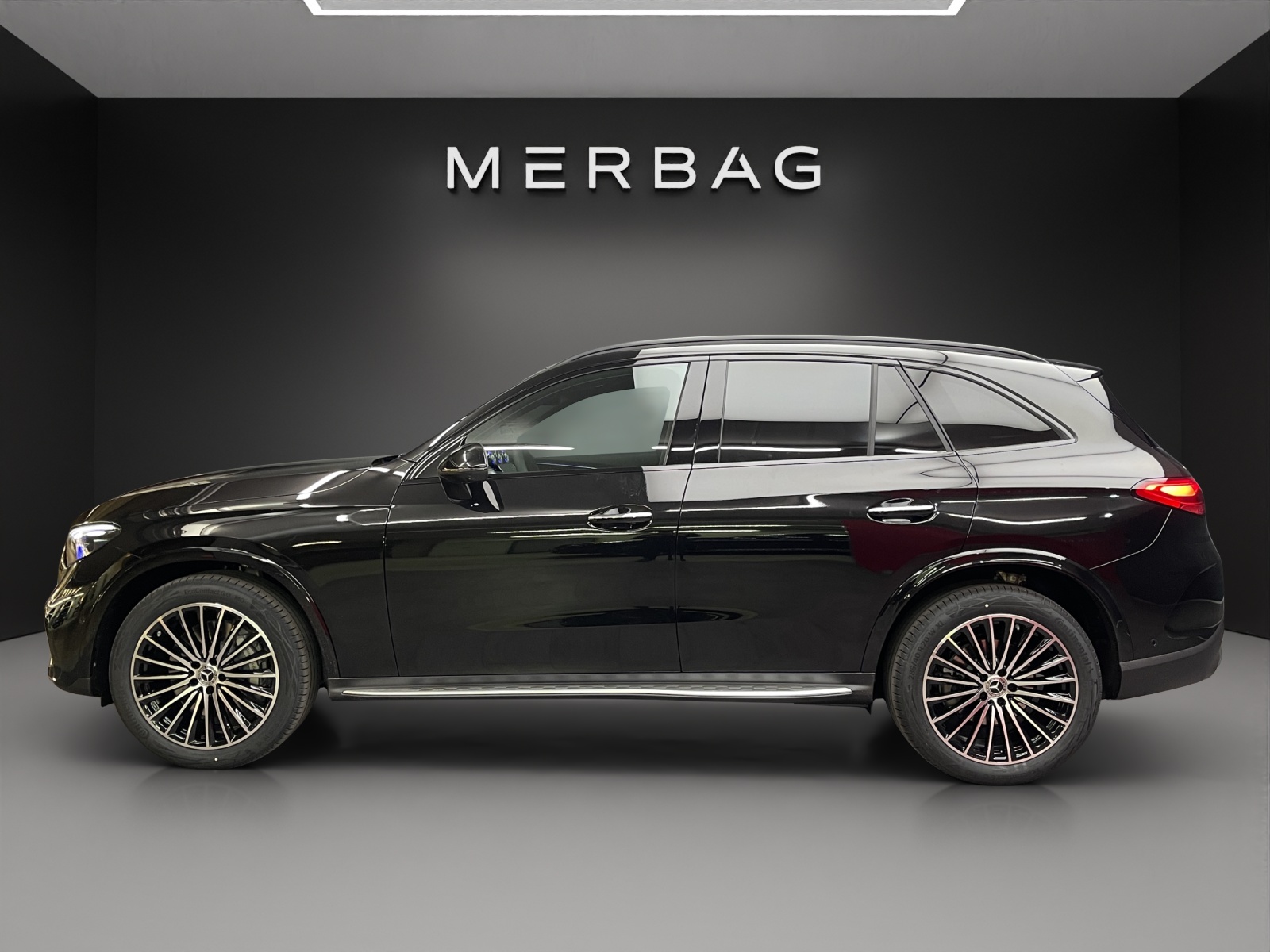 MERCEDES-BENZ GLC 300 d 4M 9G-Tronic-image-2