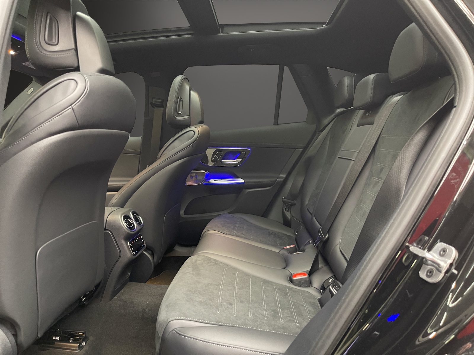 MERCEDES-BENZ GLC 300 d 4M 9G-Tronic-image-10