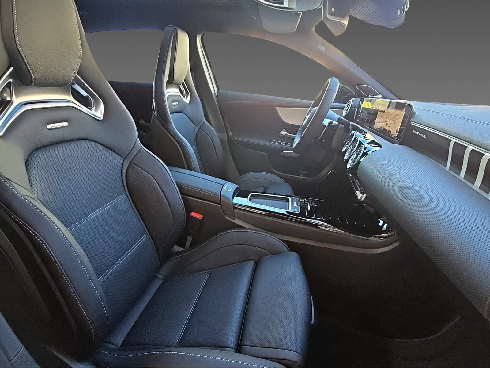 MERCEDES-BENZ A 45 4Matic-image-14