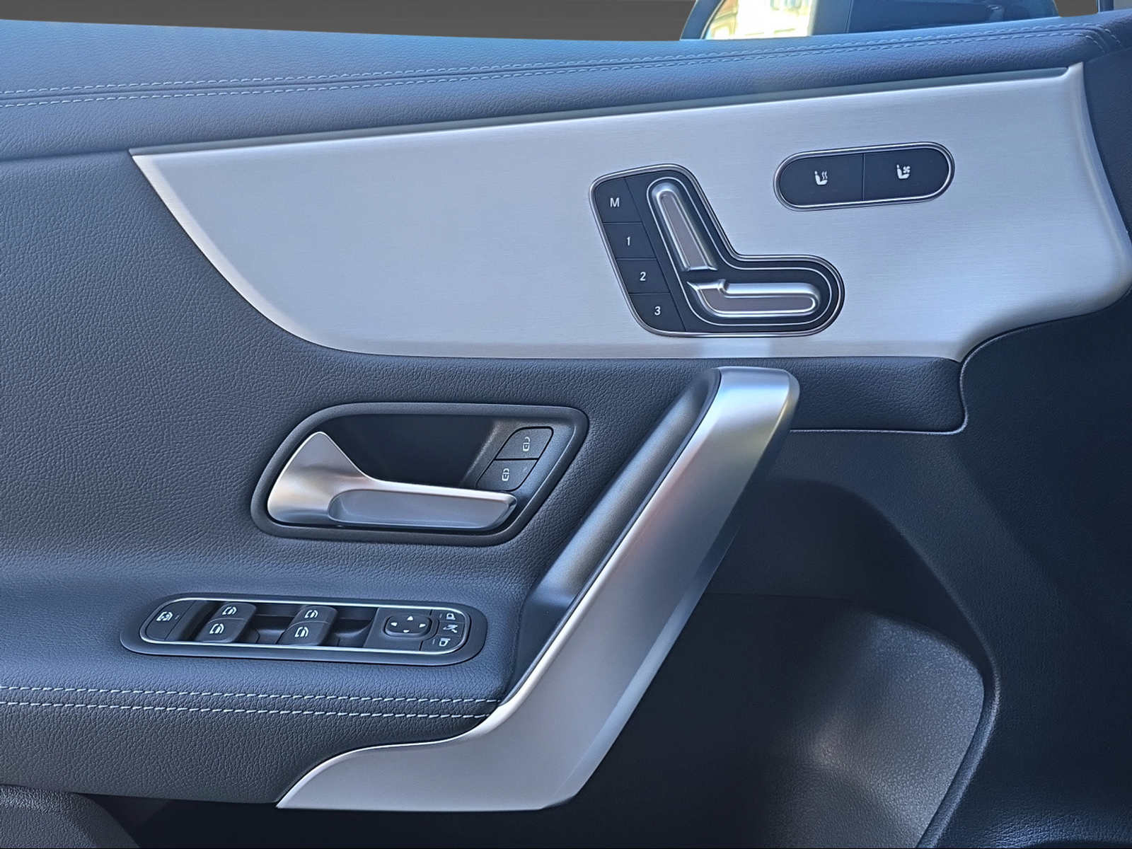 MERCEDES-BENZ A 45 4Matic-image-11