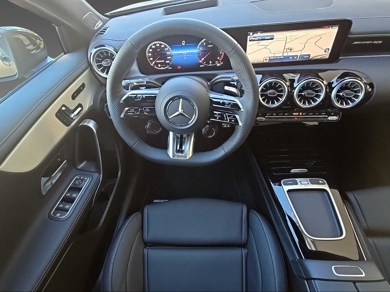 MERCEDES-BENZ A 45 4Matic-image-7