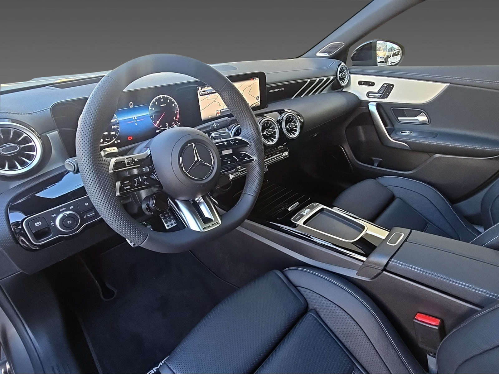 MERCEDES-BENZ A 45 4Matic-image-6