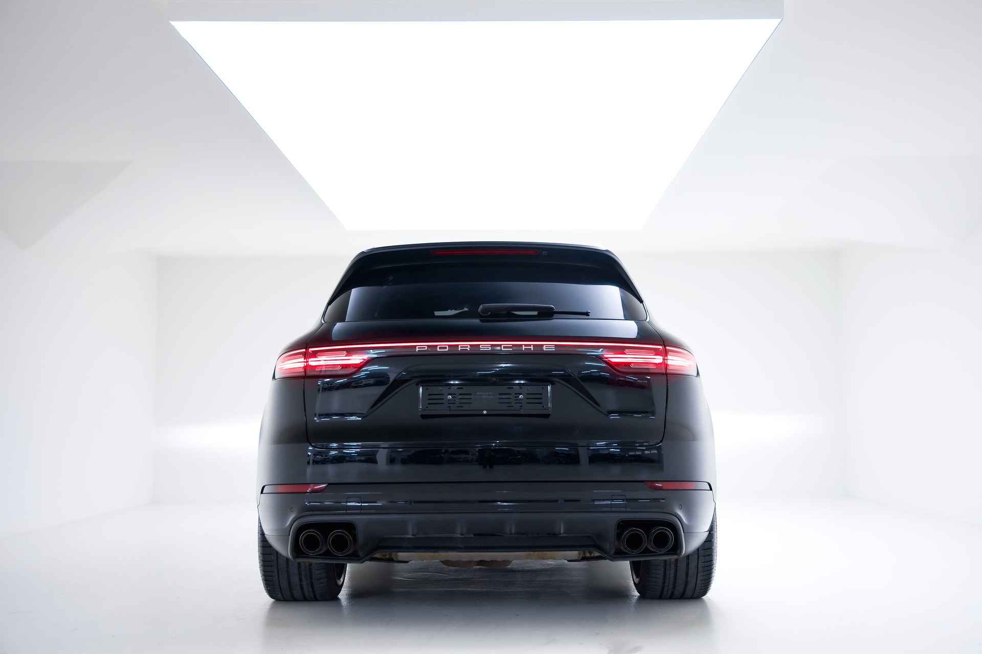 PORSCHE Cayenne E-Hybrid-image-9