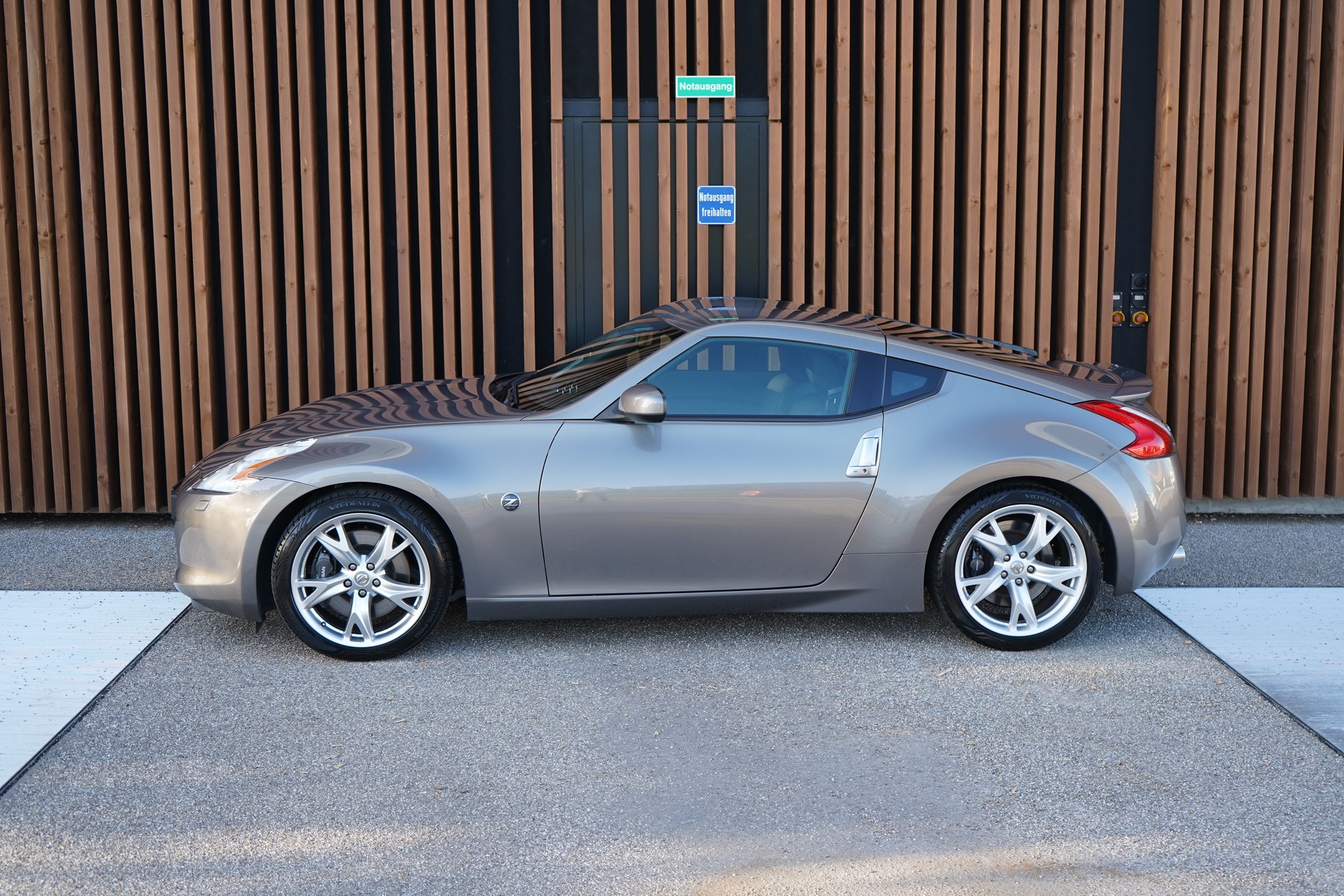 NISSAN 370 Z PACK AUTOMATIC l 330 PS-image-5