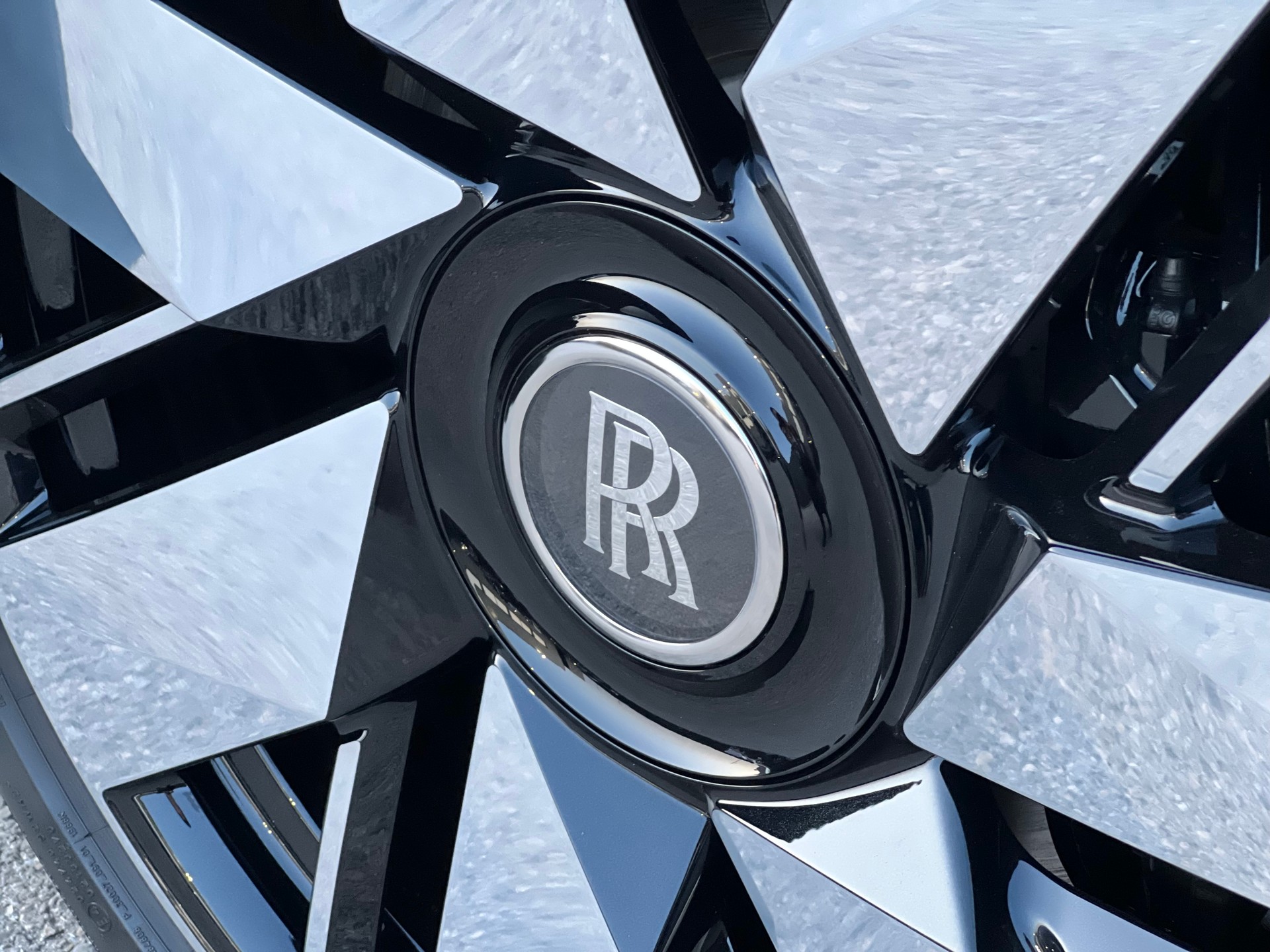 ROLLS-ROYCE Cullinan 6.7 V12-image-7