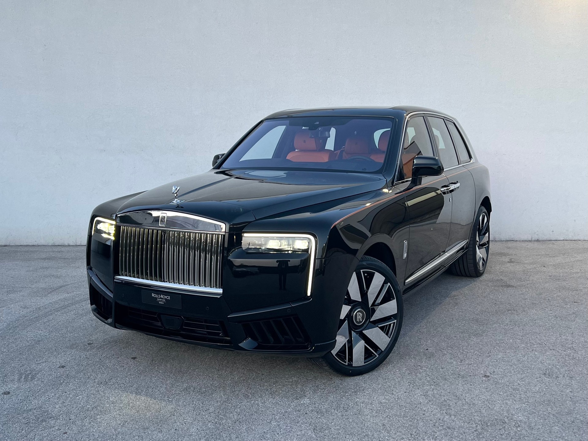 ROLLS-ROYCE Cullinan 6.7 V12-image-0