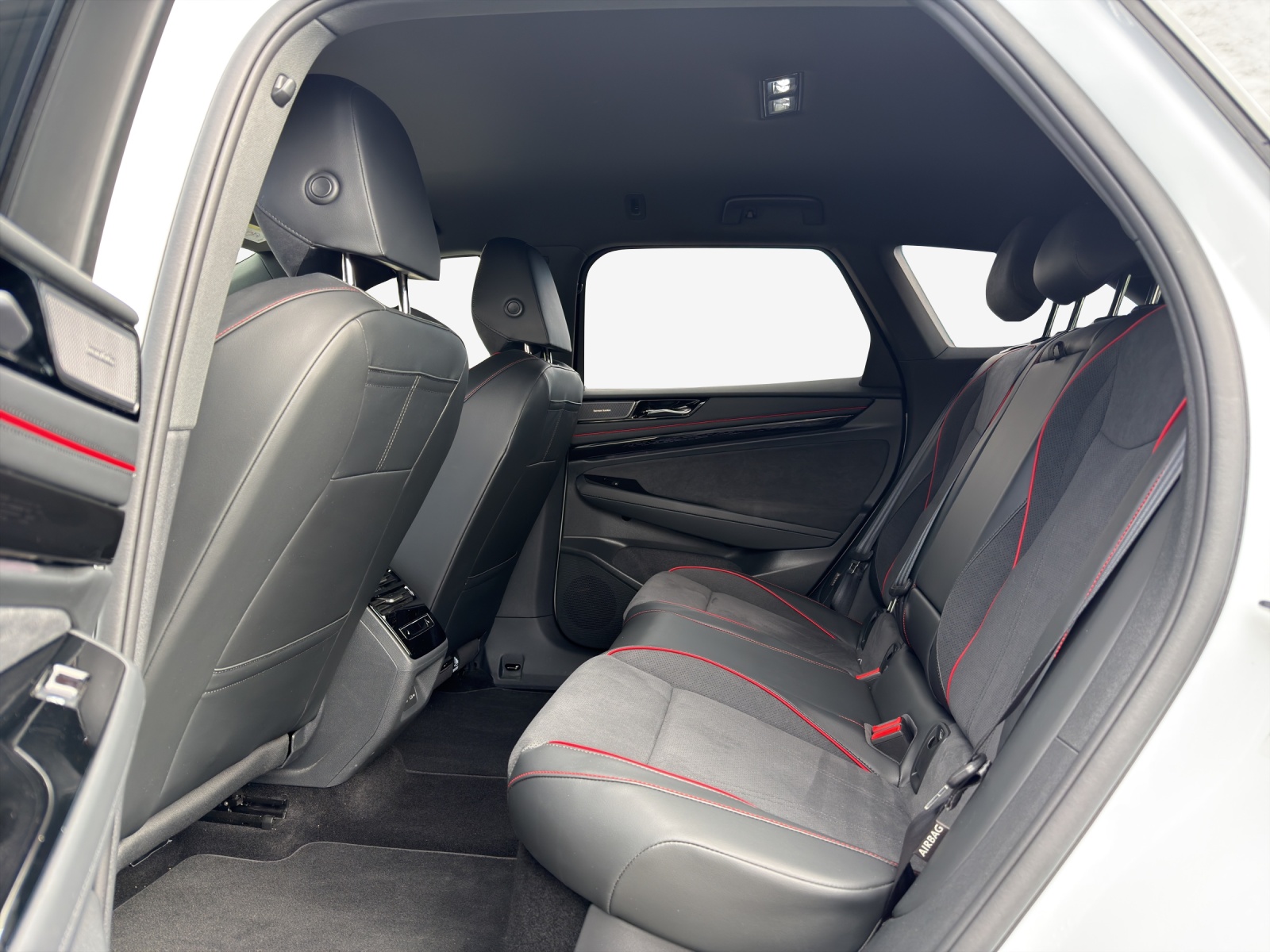 VW ID.7 Tourer GTX 86 kWh GTX 4 Motion-image-11