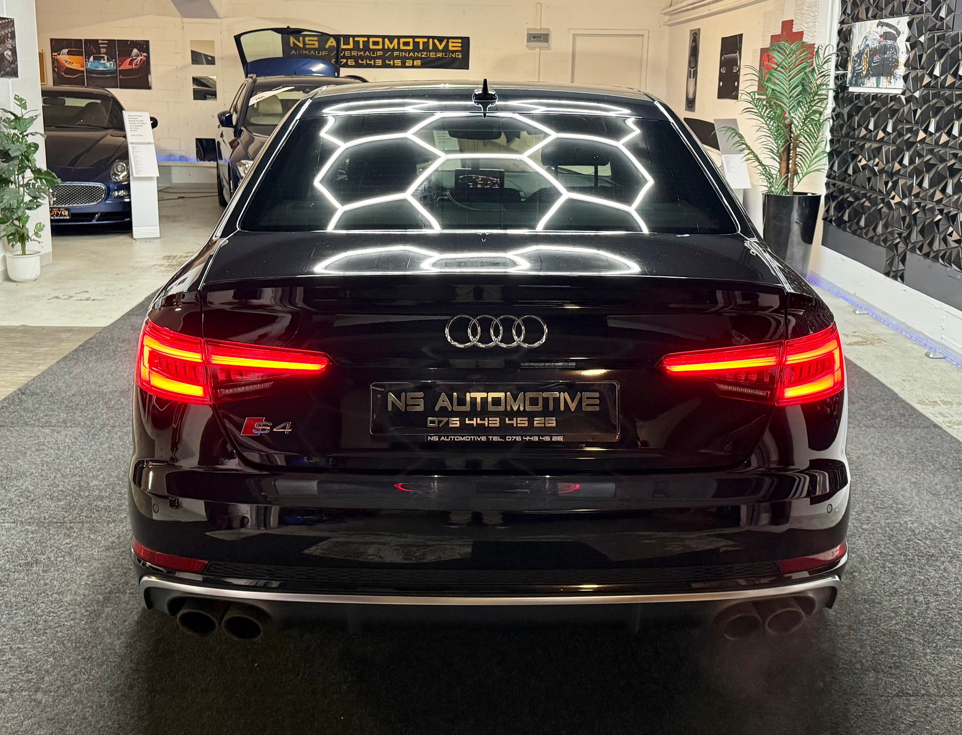 AUDI S4 Limousine 3.0 TFSI quattro tiptronic-image-4