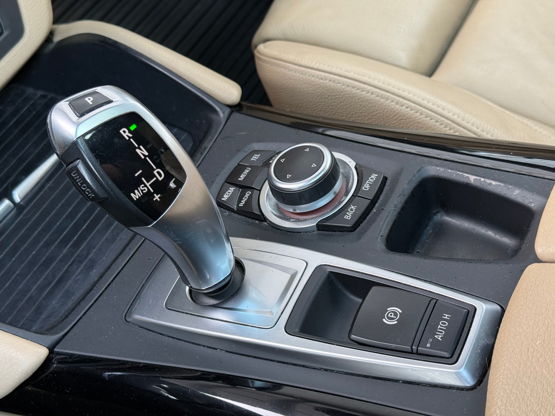 BMW X6 xDrive 40d Steptronic-image-15