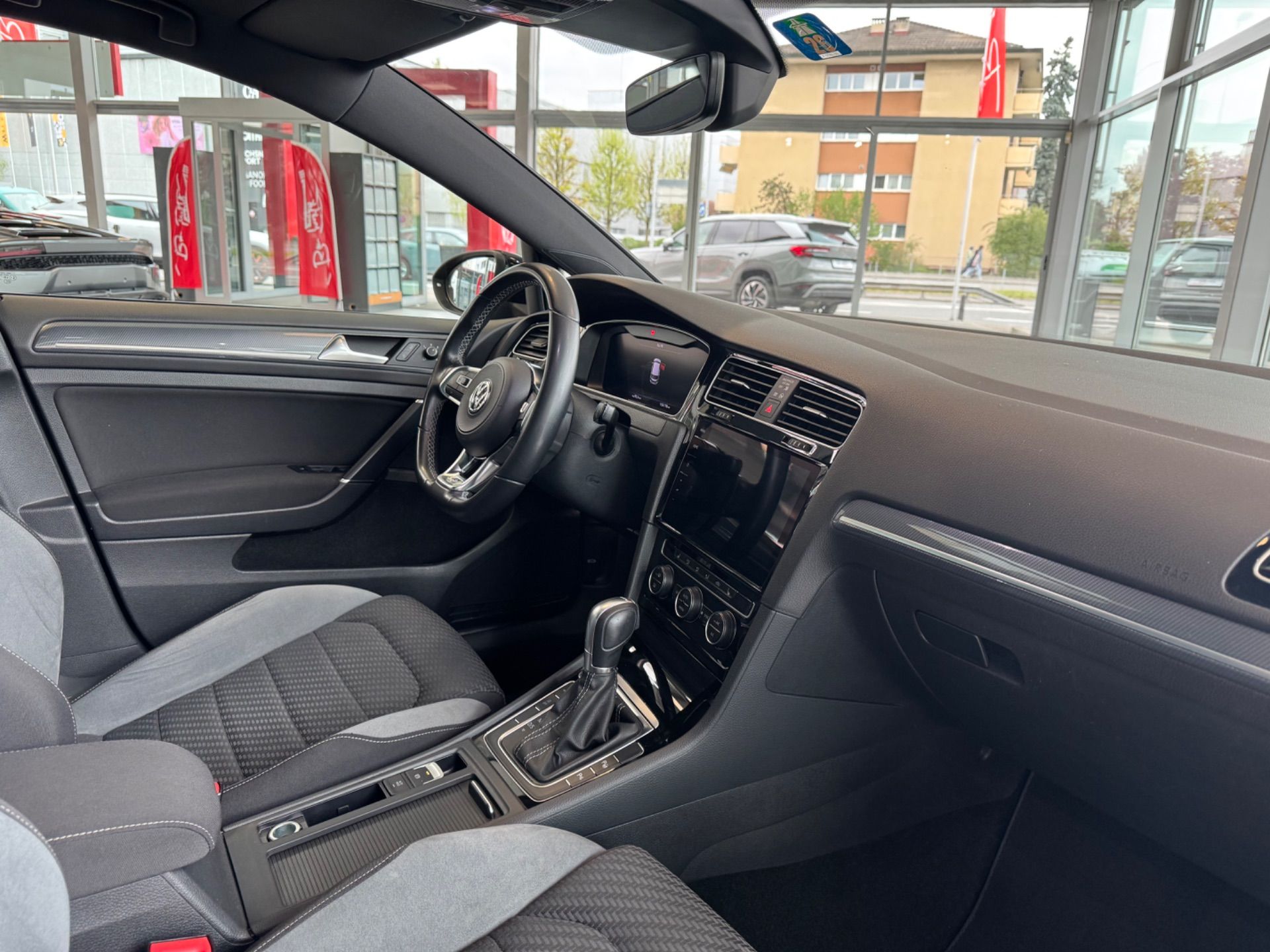 VW Golf 1.5 TSI EVO Highline DSG-image-18