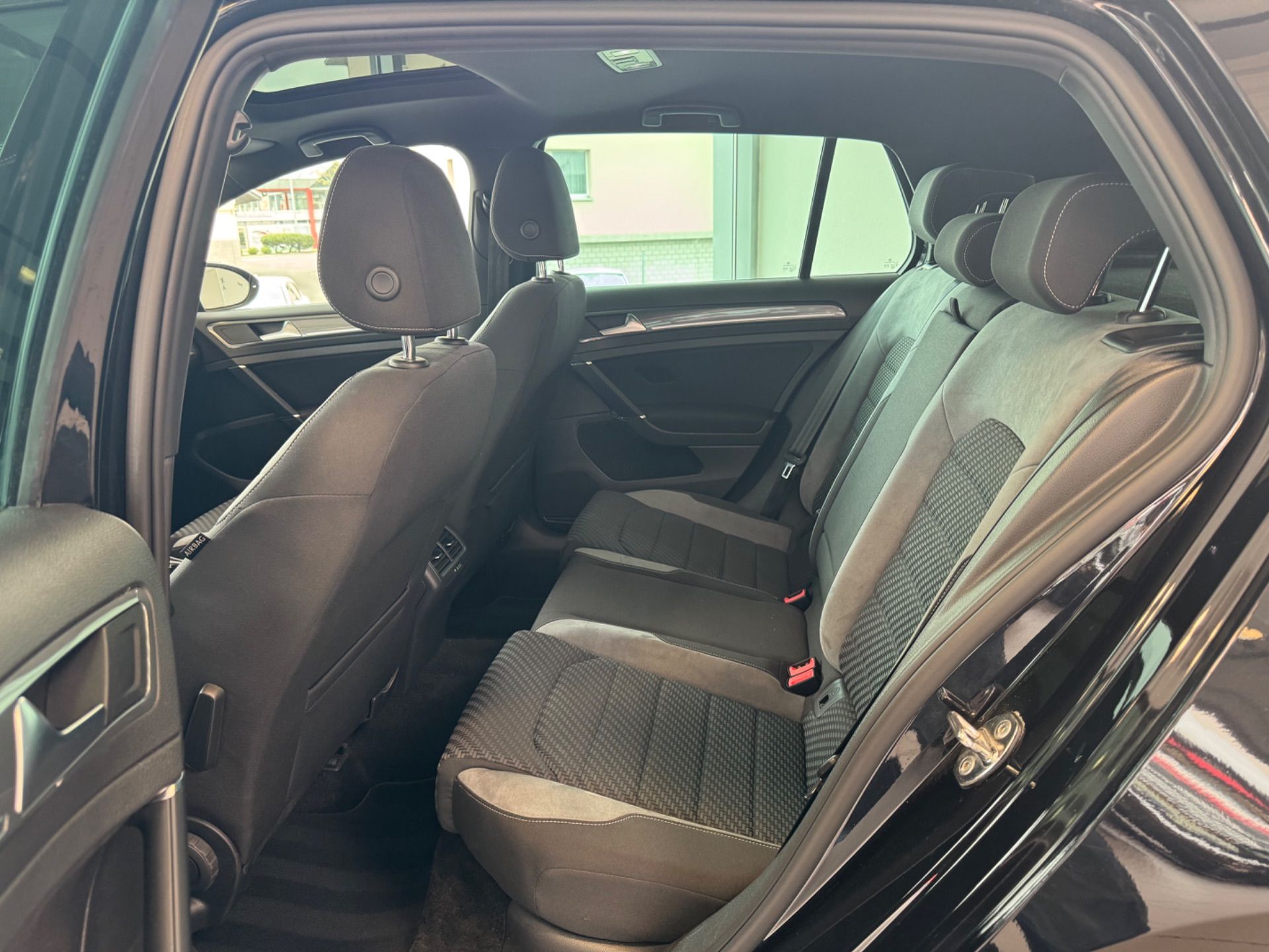 VW Golf 1.5 TSI EVO Highline DSG-image-19