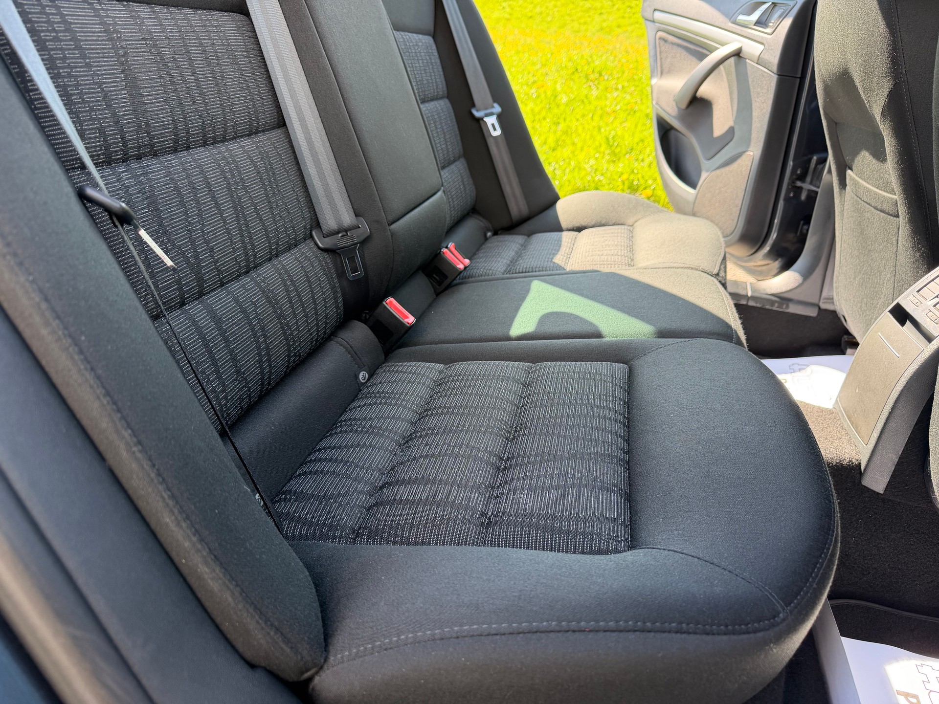 SKODA 4X4 OCTAVIA KOMBI 1.6 TDI 4x4 MIT AHK 1600 KG. 6 GANG SCHALTER. AB MFK. SAUBER + GEPFLEGT. GUT + GÜNSTIG !! CHF 4`990.--image-38
