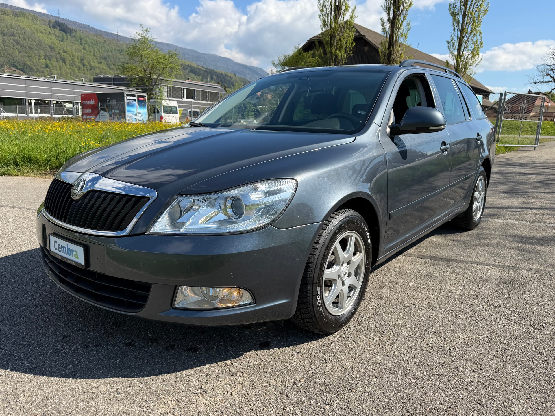 SKODA 4X4 OCTAVIA KOMBI 1.6 TDI 4x4 MIT AHK 1600 KG. 6 GANG SCHALTER. AB MFK. SAUBER + GEPFLEGT. GUT + GÜNSTIG !! CHF 4`990.--image-9
