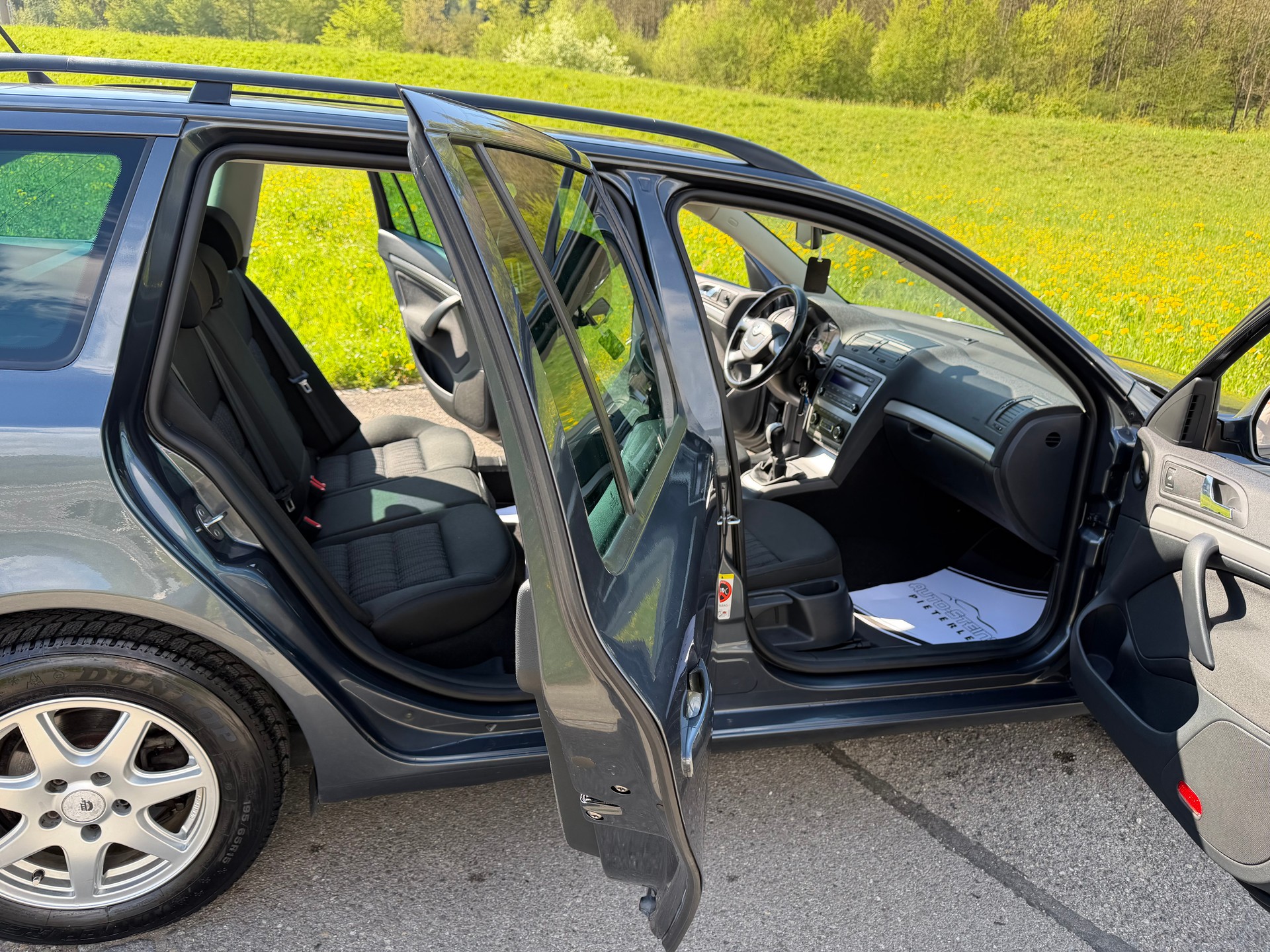 SKODA 4X4 OCTAVIA KOMBI 1.6 TDI 4x4 MIT AHK 1600 KG. 6 GANG SCHALTER. AB MFK. SAUBER + GEPFLEGT. GUT + GÜNSTIG !! CHF 4`990.--image-41