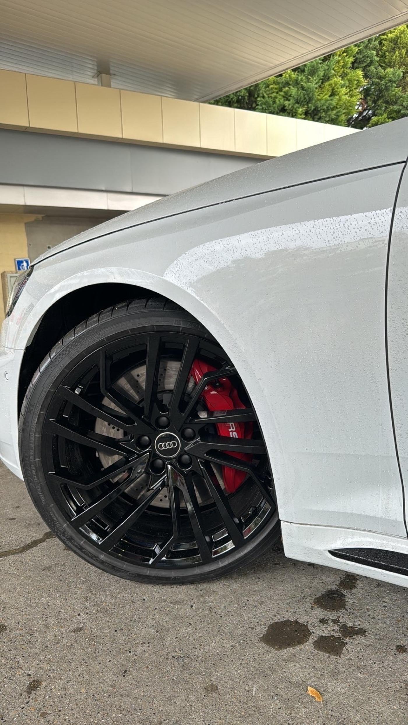 AUDI RS4 Avant quattro tiptronic-image-8
