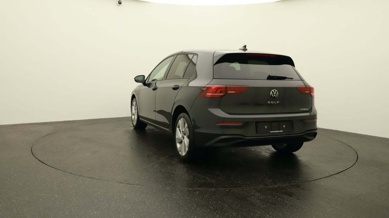 VW Golf VIII 1.5 TSI PHEV Limited-image-3