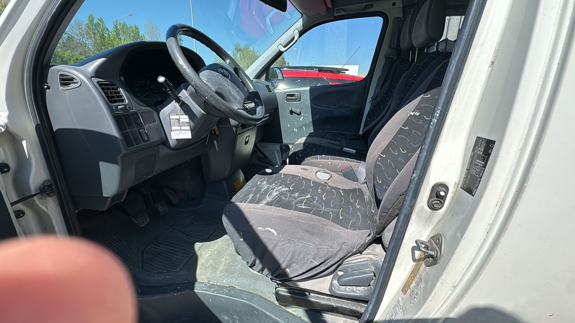 TOYOTA Hiace D-4D Kombi SWB-image-7