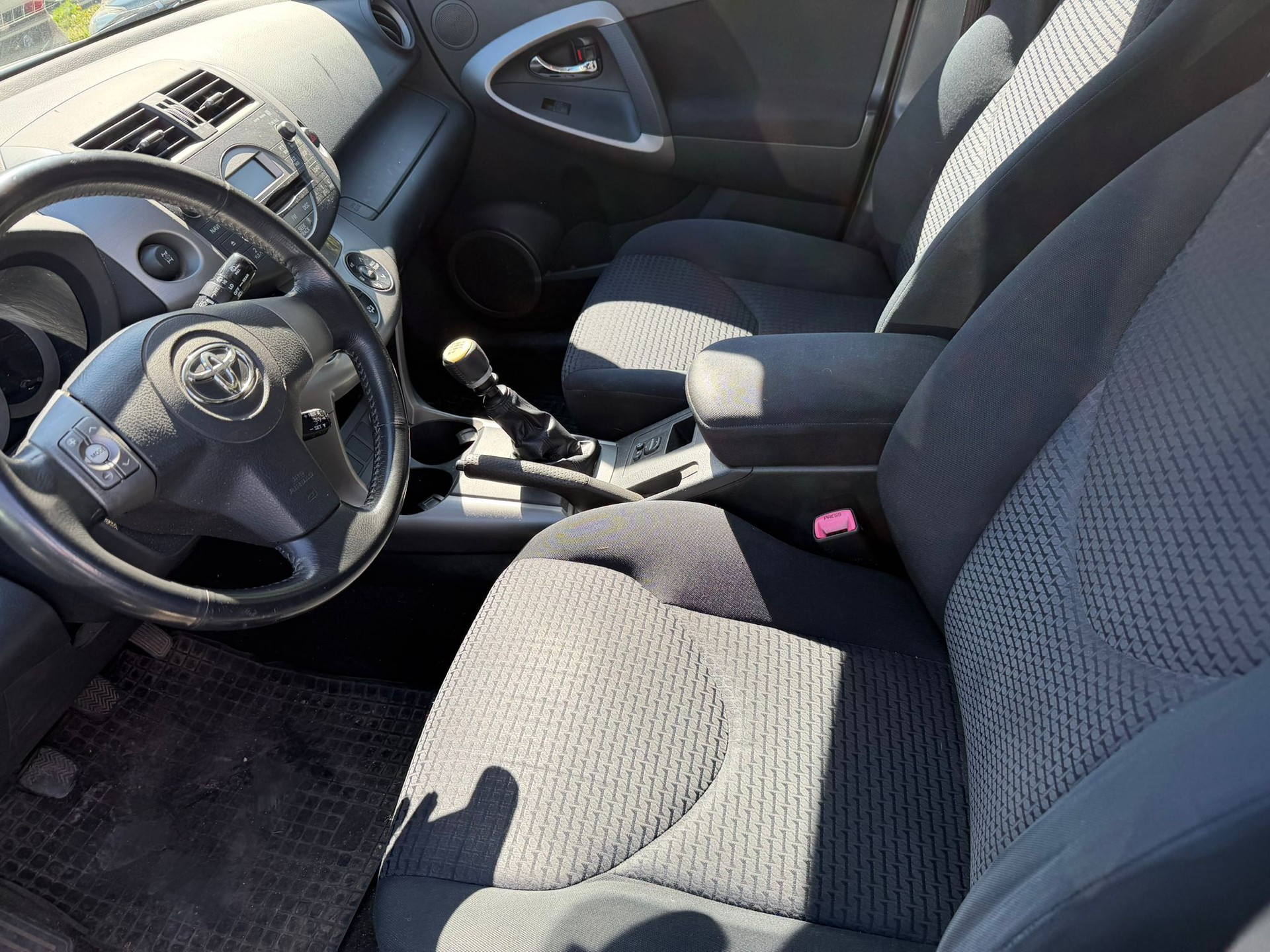 TOYOTA RAV-4 2.2D-4 Diesel-image-6
