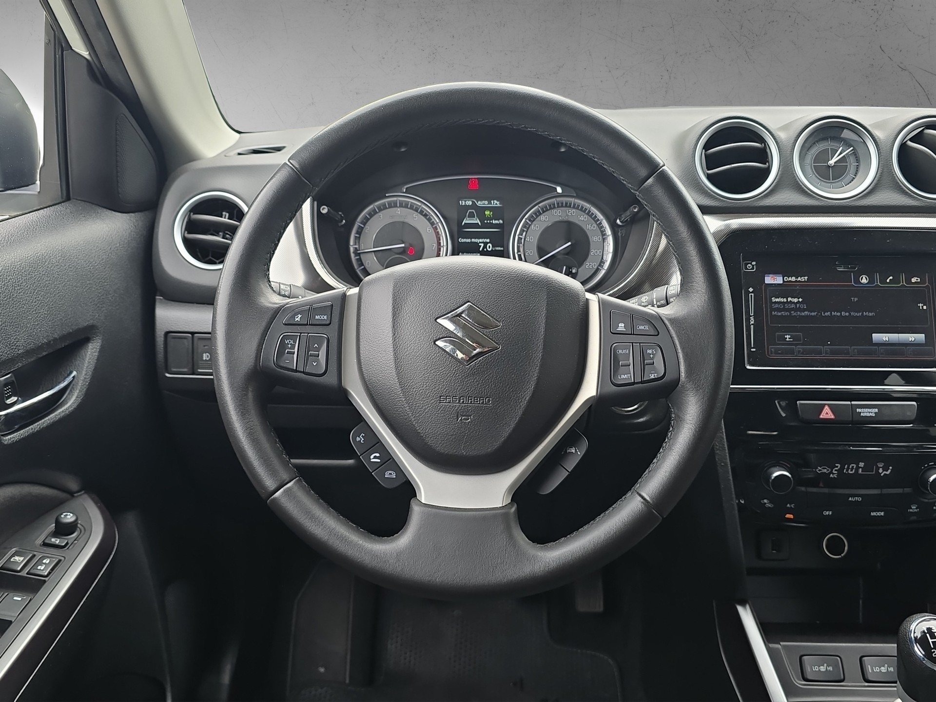 SUZUKI Vitara 1.4 Boosterjet Compact Top-image-13