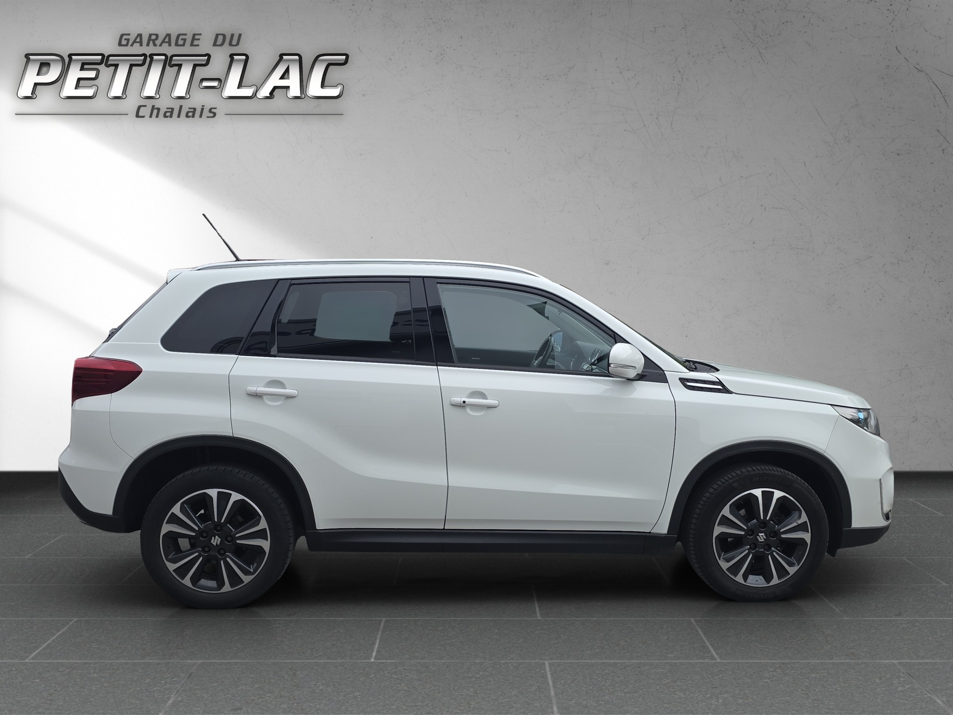 SUZUKI Vitara 1.4 Boosterjet Compact Top-image-2