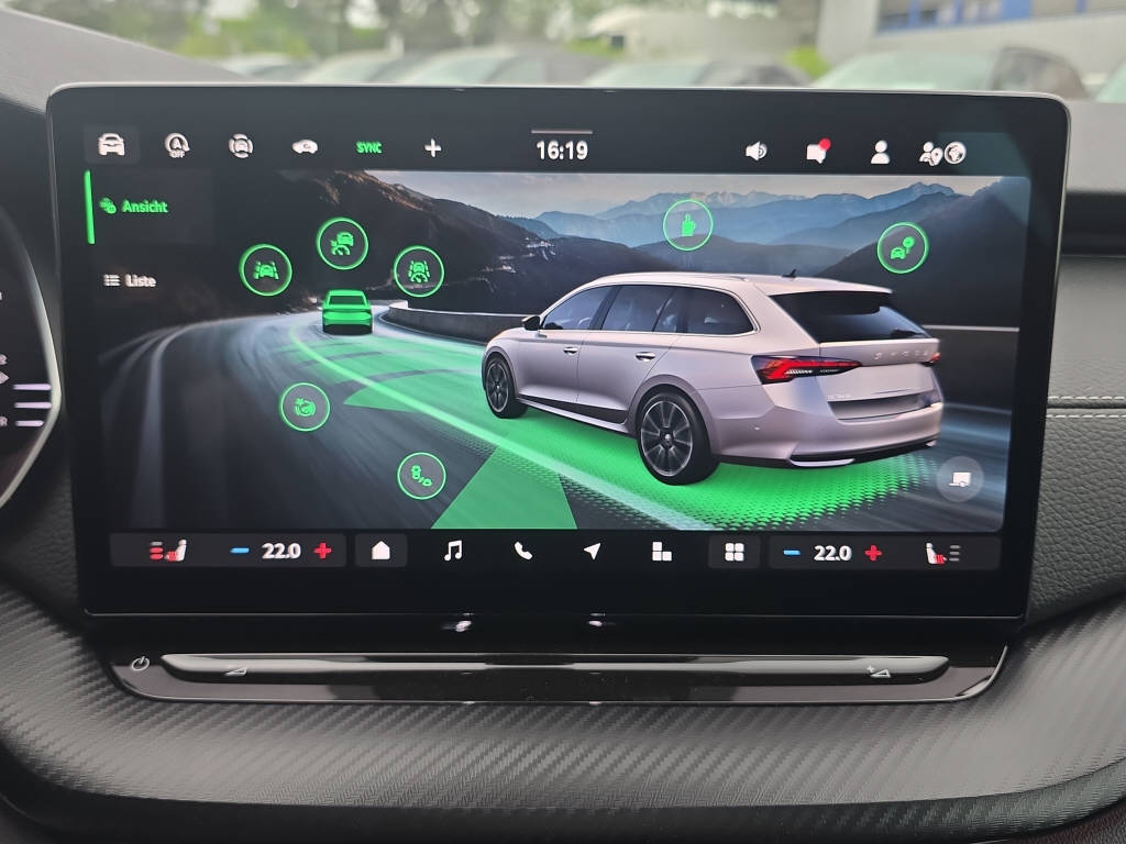 SKODA Octavia Combi 2.0 TSI SportLine 4x4 DSG-image-23