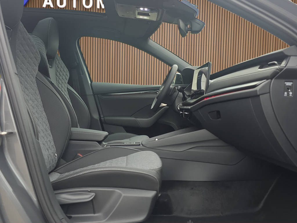 SKODA Octavia Combi 2.0 TSI SportLine 4x4 DSG-image-13