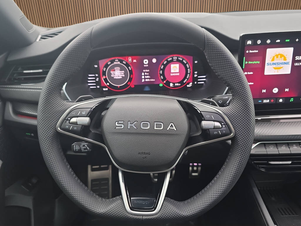 SKODA Octavia Combi 2.0 TSI SportLine 4x4 DSG-image-16