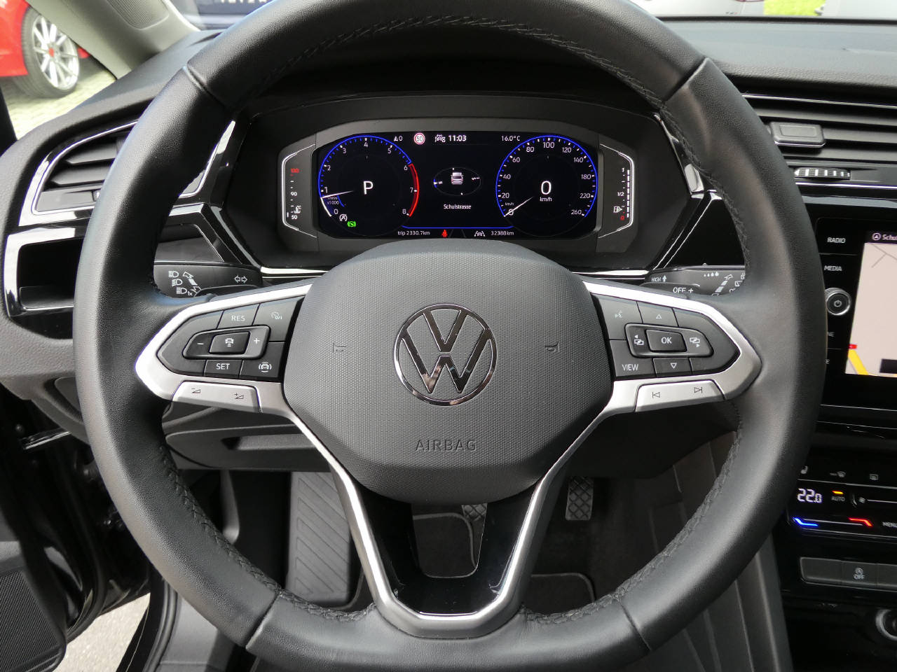VW Touran 1.5 TSI Comfortline United DSG-image-12
