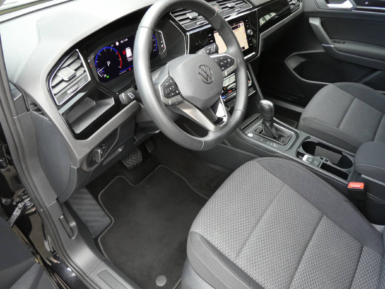 VW Touran 1.5 TSI Comfortline United DSG-image-8