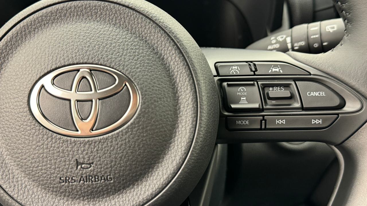 TOYOTA Yaris 1.5 Sport e-CVT-image-9