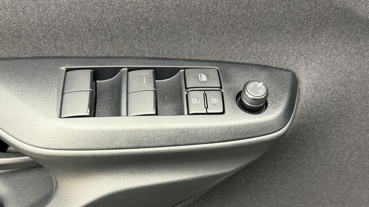 TOYOTA Yaris 1.5 Sport e-CVT-image-8