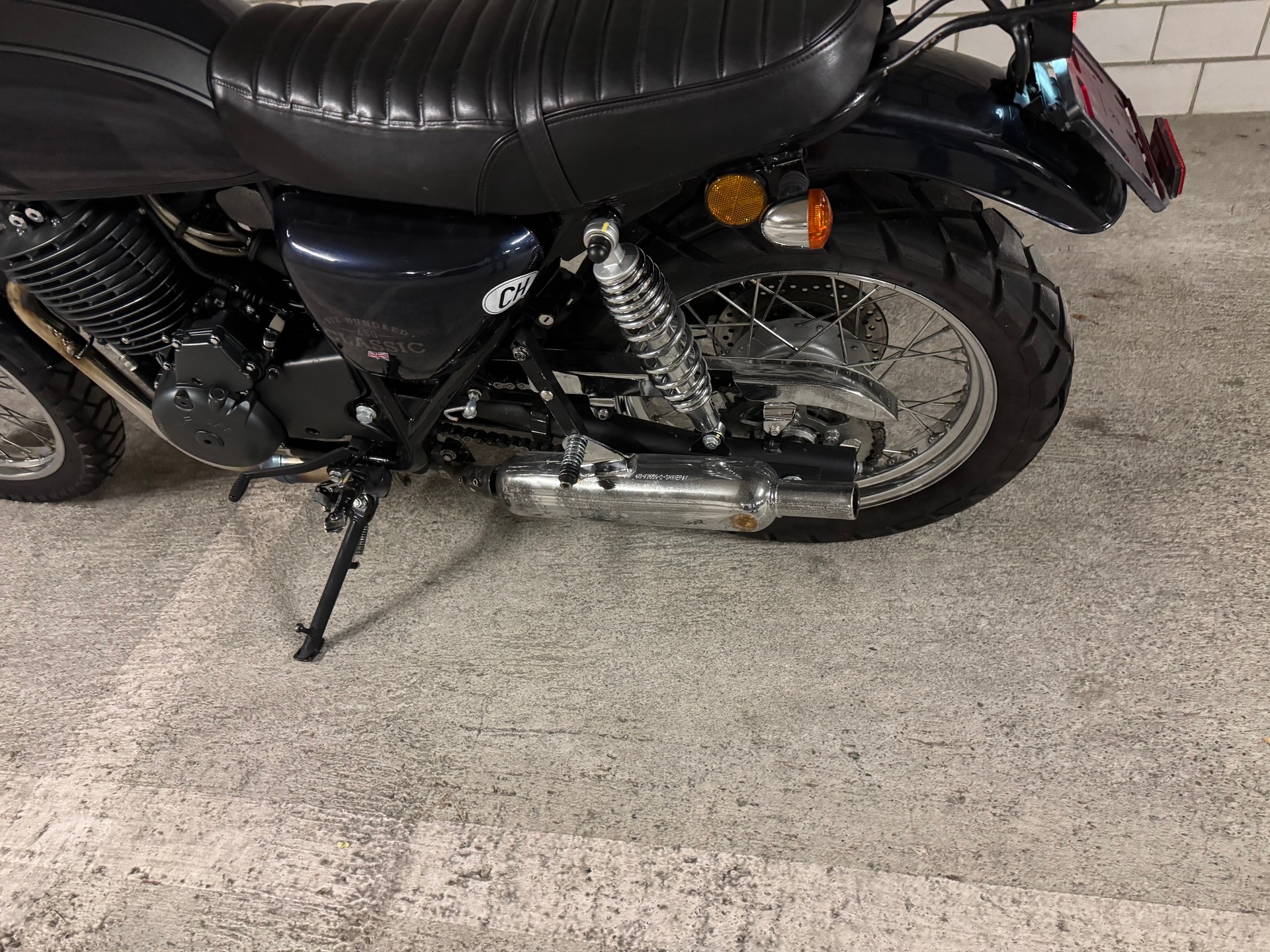 MASH 650 Six Hundred Classic-image-4