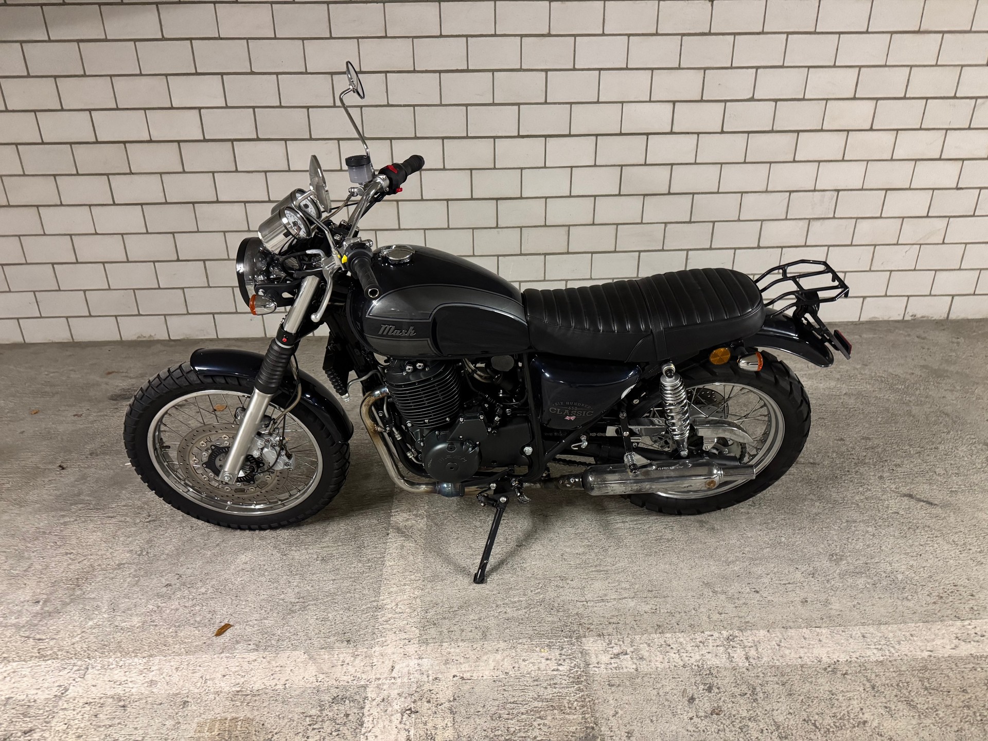 MASH 650 Six Hundred Classic-image-3