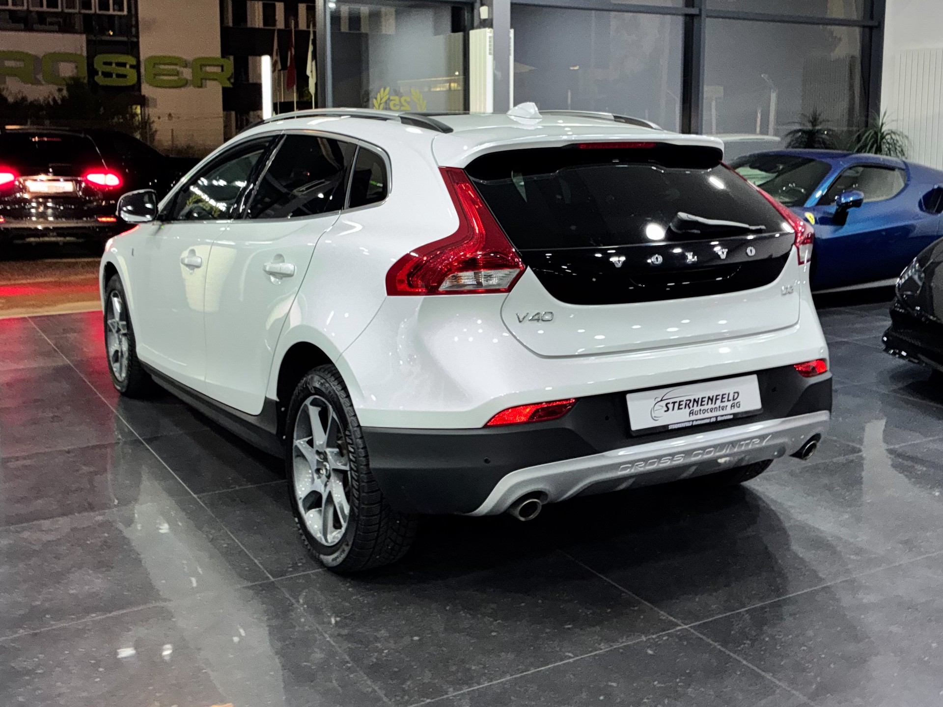 VOLVO V40 Cross Country D3 Ocean Race Geartronic-image-5