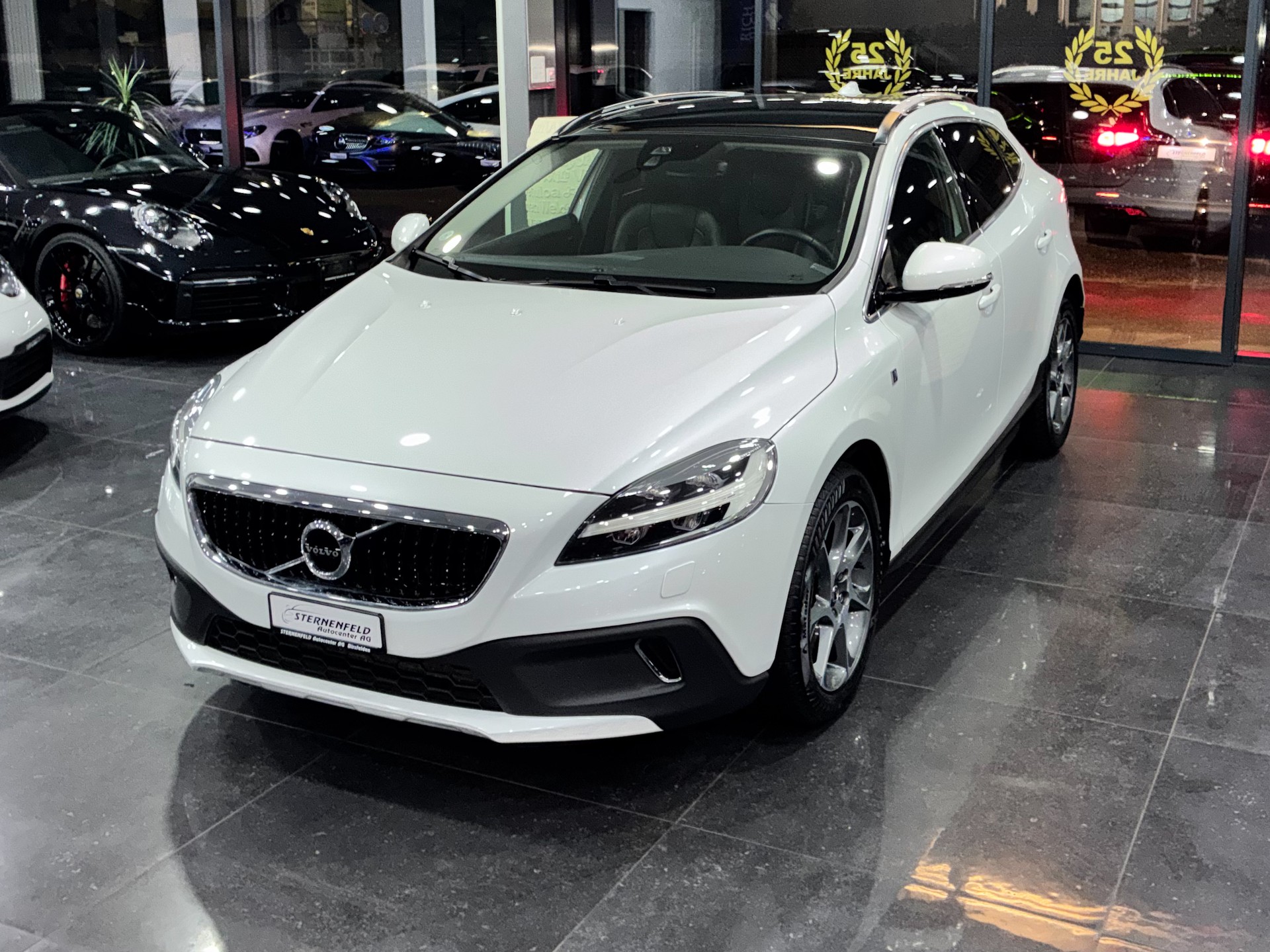 VOLVO V40 Cross Country D3 Ocean Race Geartronic-image-0