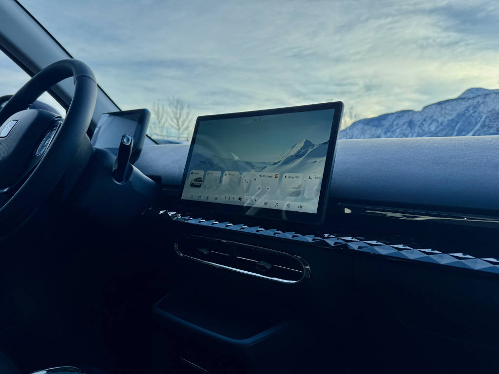 JAC E30X Electric-image-15