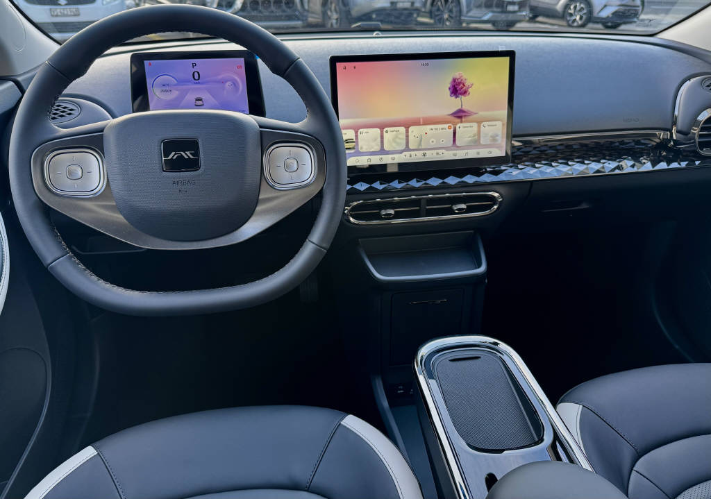 JAC E30X Electric-image-10