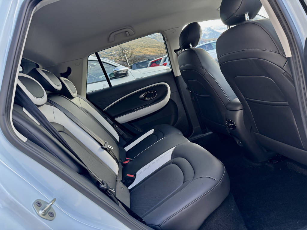 JAC E30X Electric-image-12