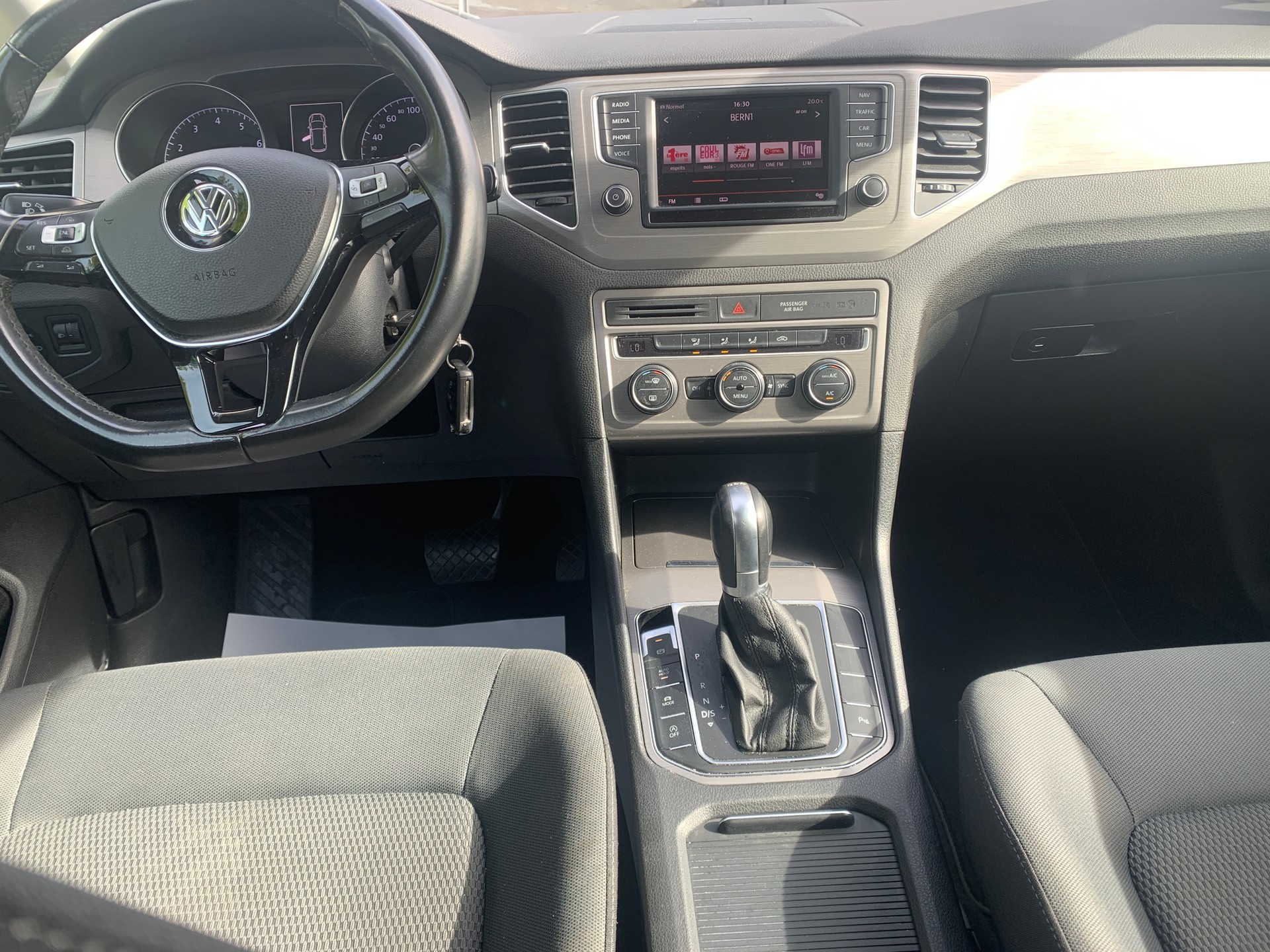 VW Golf Sportsvan 1.4 TSI Highline DSG-image-4
