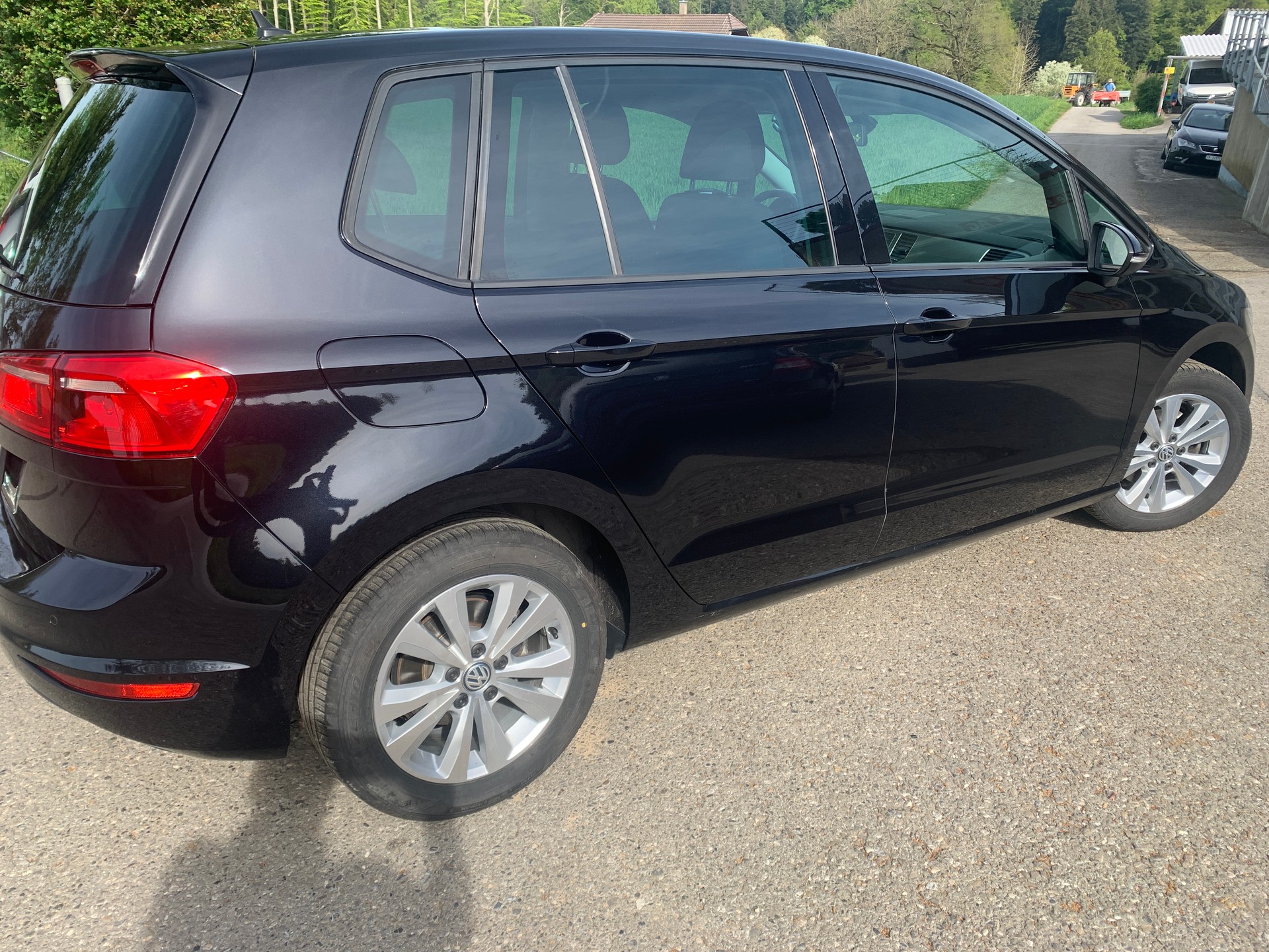 VW Golf Sportsvan 1.4 TSI Highline DSG-image-2