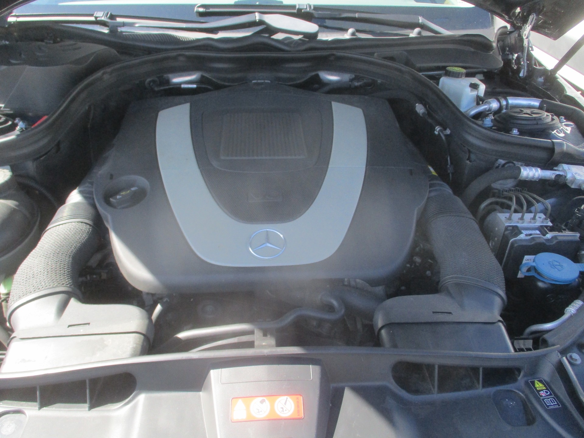 MERCEDES-BENZ E 350 CGI BlueEfficiency Avantgarde 7G-Tronic-image-11