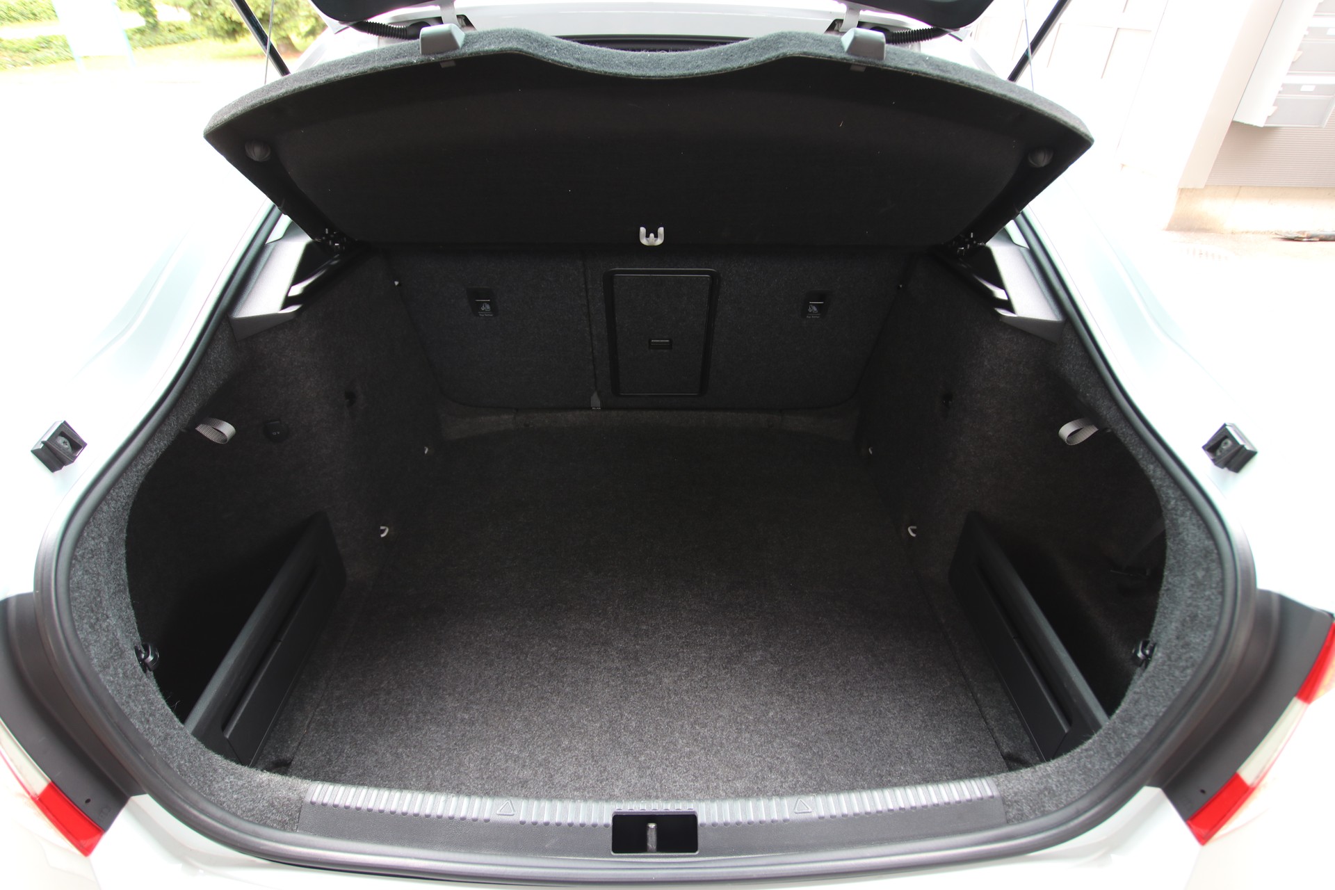 SKODA Octavia 1.8 TSI Elegance 4x4 DSG-image-15