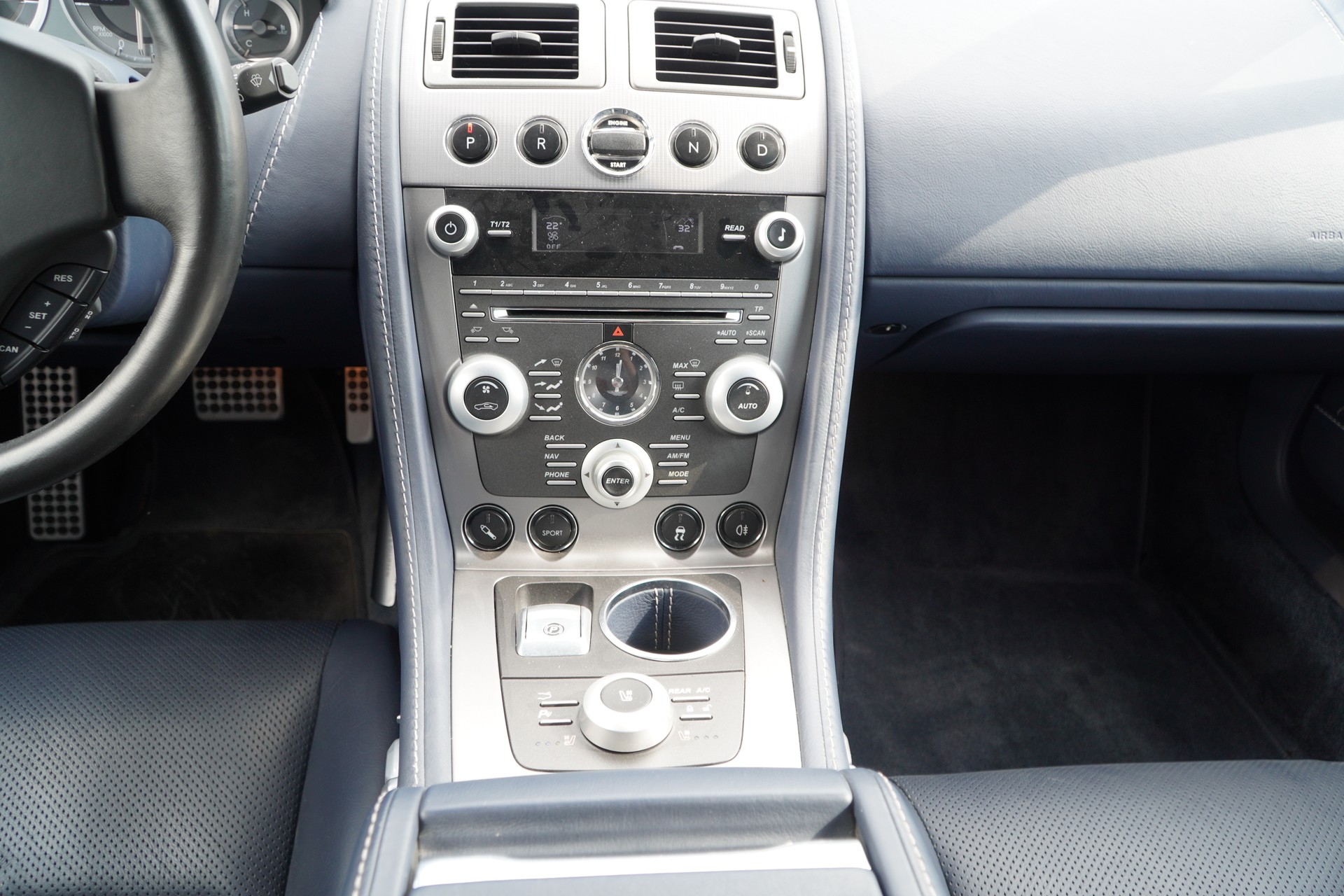 ASTON MARTIN Rapide 5.9 V12 Touchtronic 2-image-10