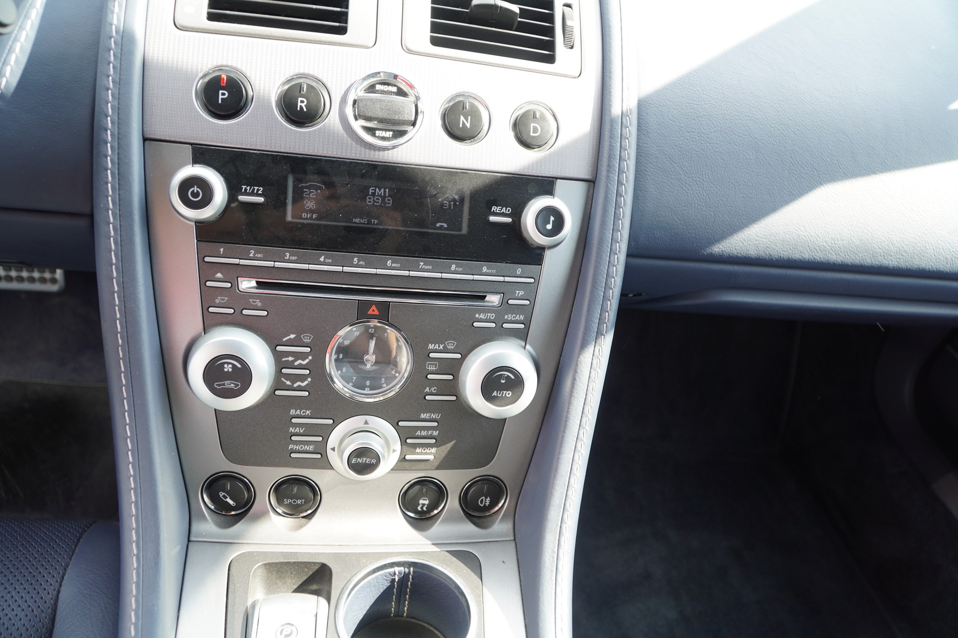 ASTON MARTIN Rapide 5.9 V12 Touchtronic 2-image-11