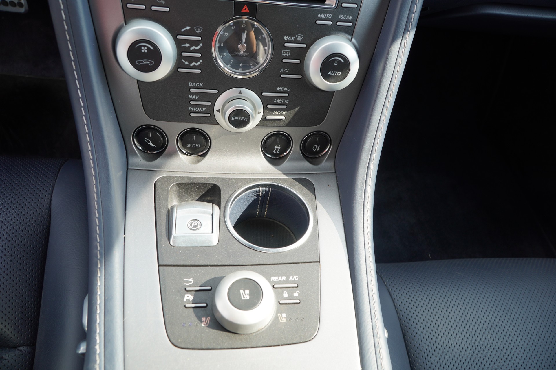 ASTON MARTIN Rapide 5.9 V12 Touchtronic 2-image-18
