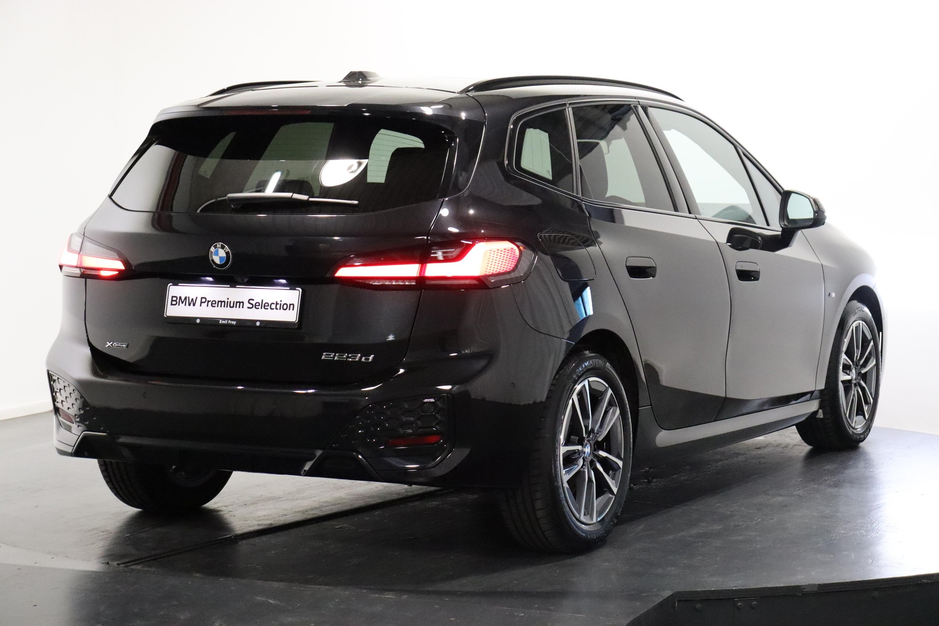 BMW 223d xDrive paddles Active Tourer-image-2