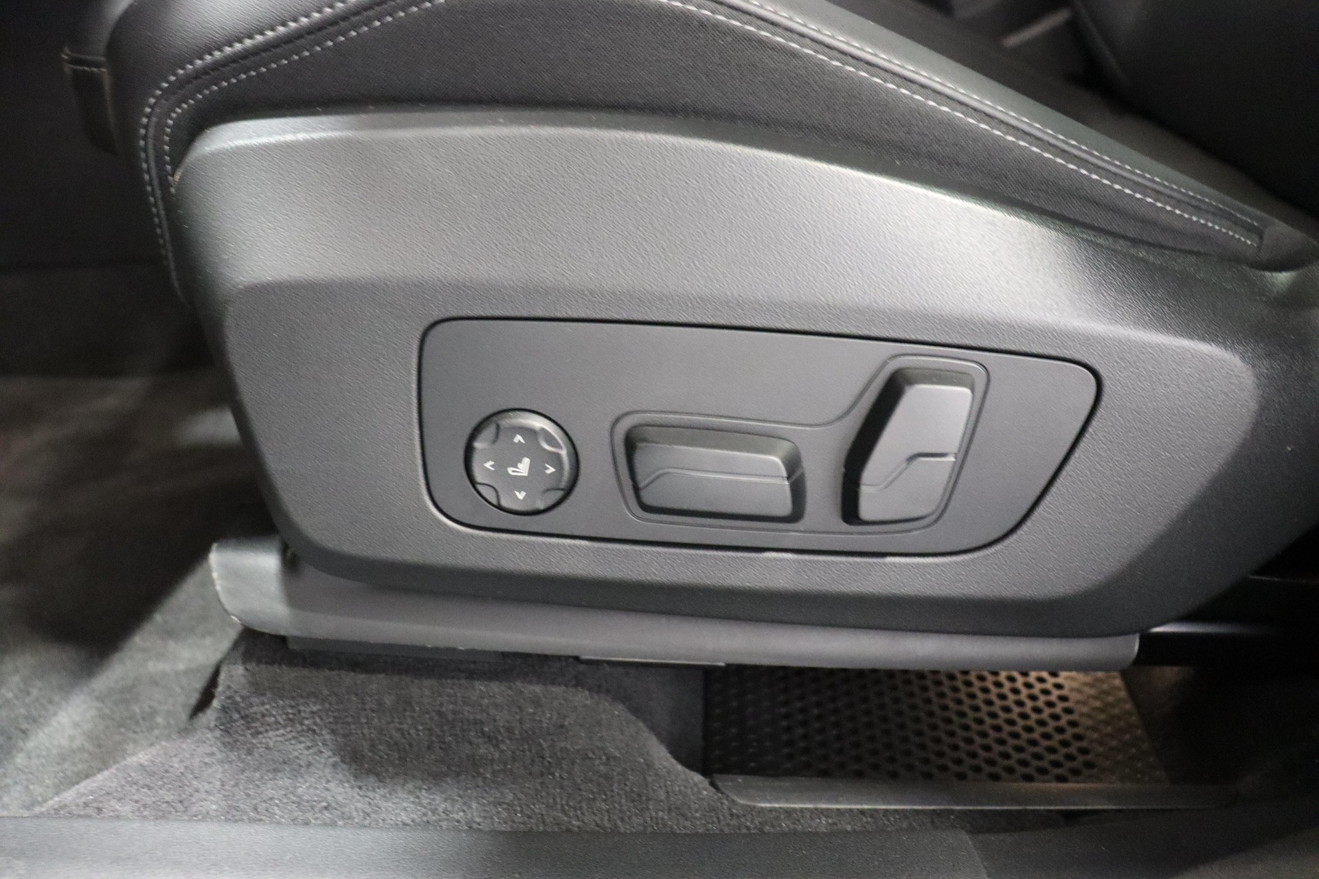 BMW 223d xDrive paddles Active Tourer-image-17