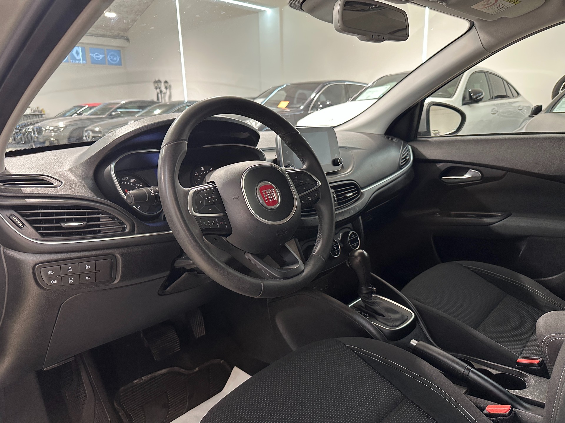 FIAT Tipo 1.6MJ Lounge DCT-6-showroom-element-1