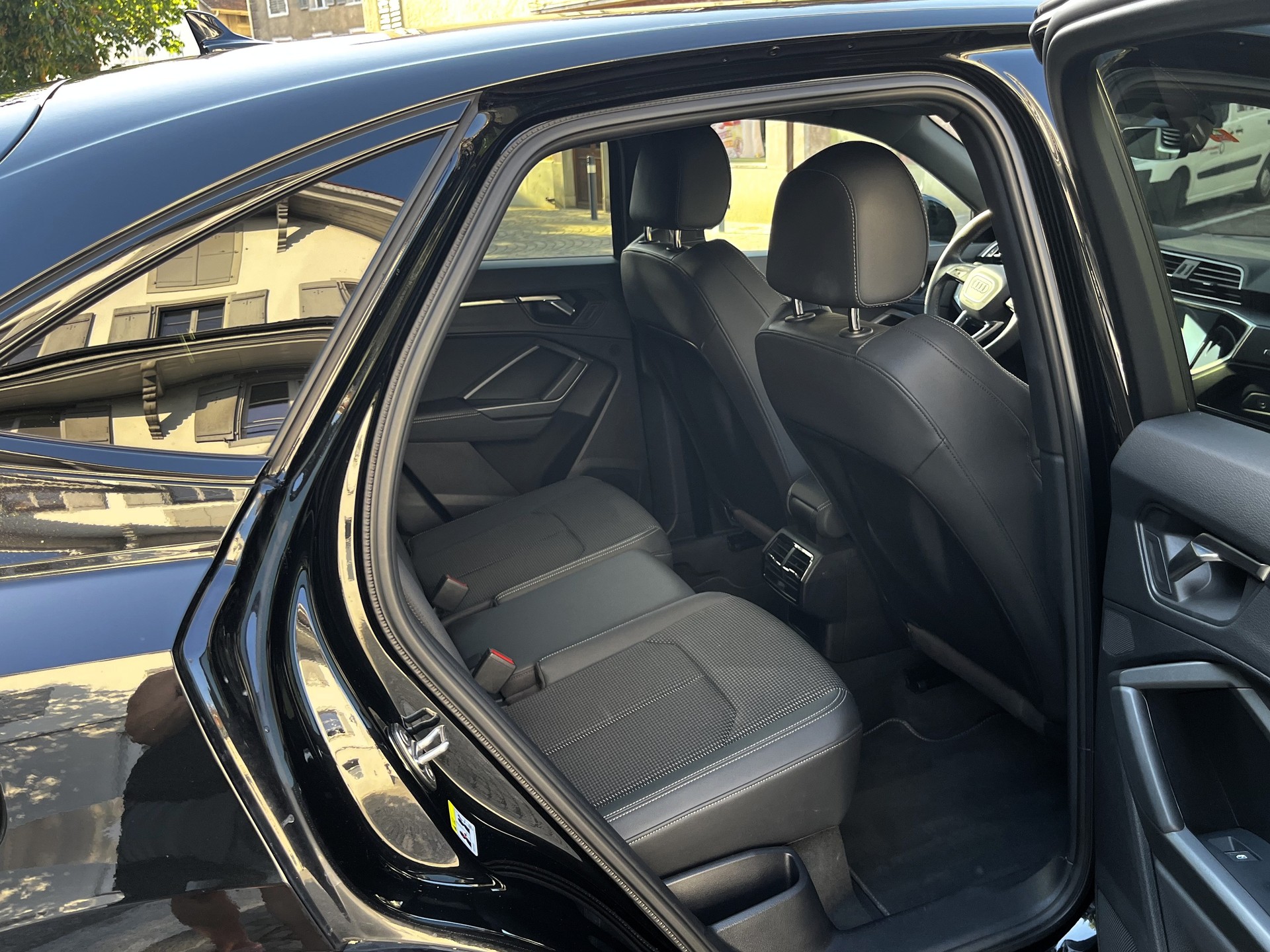 AUDI Q3 Sportback 35 TFSI S line 1.5 S-Tronic | CH-Fahrzeug | Frisch ab Service-image-4