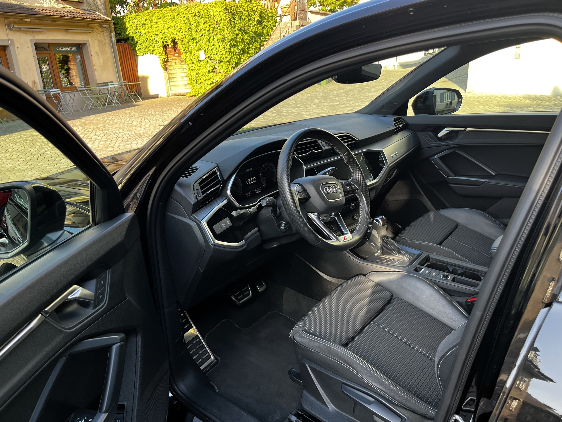 AUDI Q3 Sportback 35 TFSI S line 1.5 S-Tronic | CH-Fahrzeug | Frisch ab Service-image-3